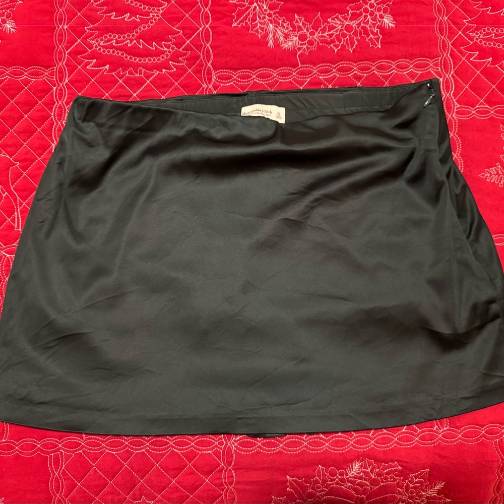 Abercrombie Emerald Satin Skort